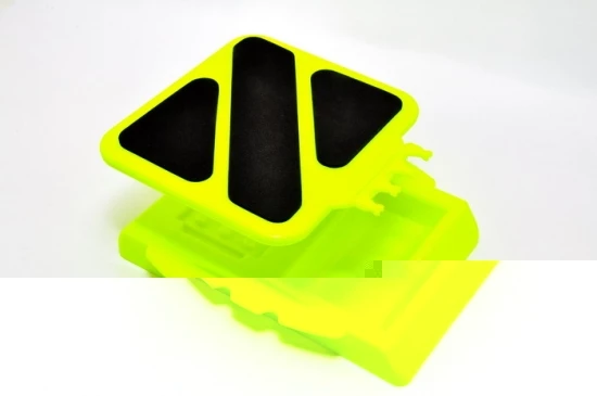 KYOSHO AMR Maintenance Stand - Yellow 3 KYOSHO AMR Maintenance Stand - Yellow